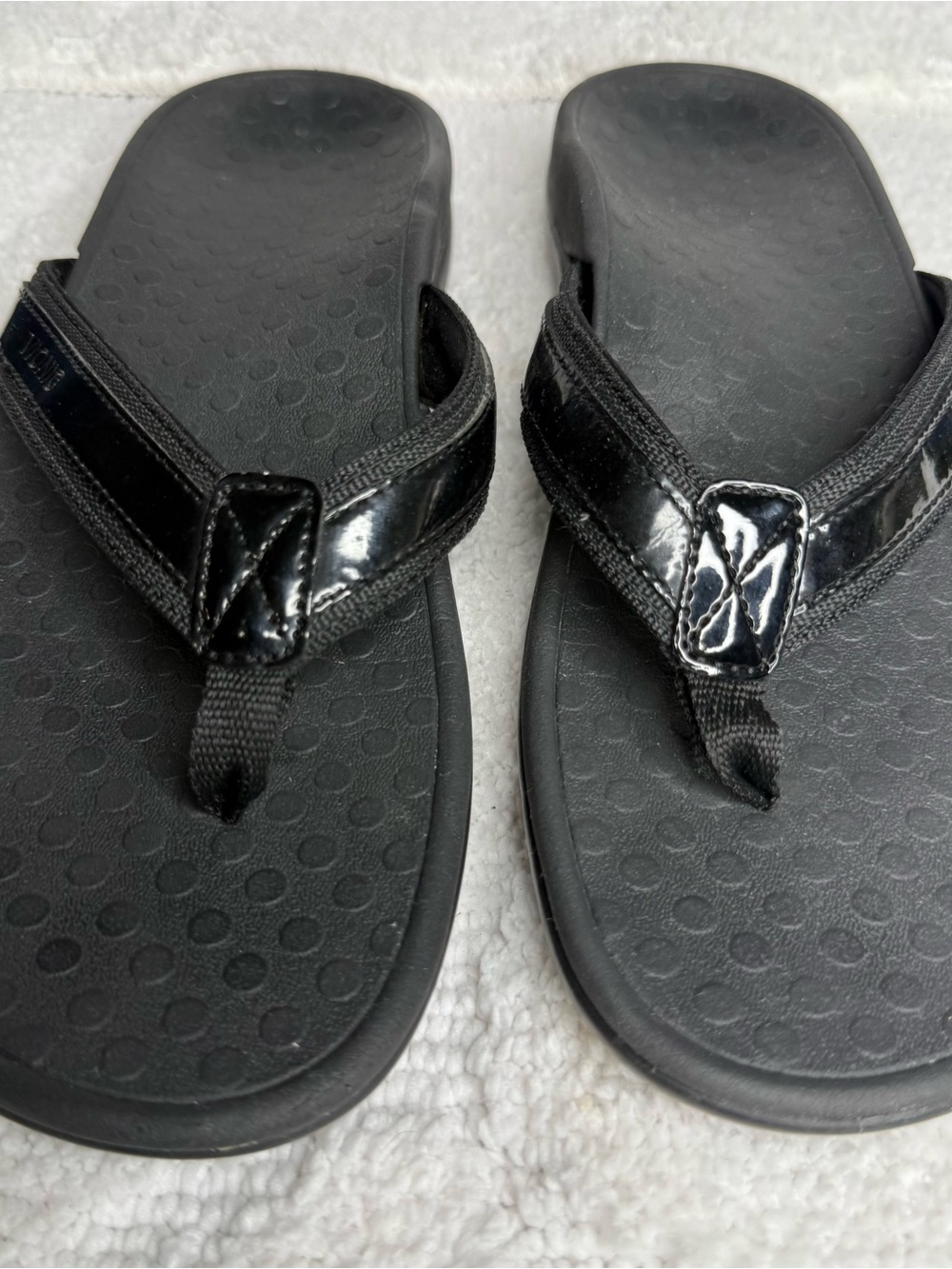 Vionic Tide II Black Patent Orthotic Thong Sandals Women’s Size 9 - Picture 5 of 10